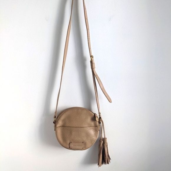 ISABELLA Fiore Nude Leather Round Canteen Crossbody Purse - Picture 7 of 14